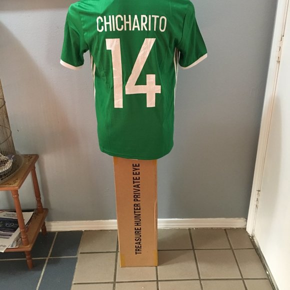 Chicharito Mexico soccer uniform - Picture 4 of 4